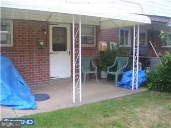 9025 Cloverly Road Philadelphia, PA 19136 - Photo 2 of 12 Exterior Back