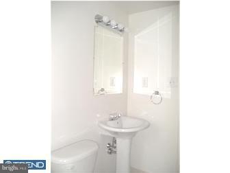 9025 Cloverly Road Philadelphia, PA 19136 - Photo 4 of 12 Bathroom