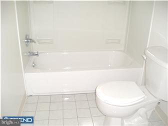 9025 Cloverly Road Philadelphia, PA 19136 - Photo 5 of 12 Bathroom