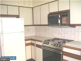 9025 Cloverly Road Philadelphia, PA 19136 - Photo 6 of 12 Kitchen