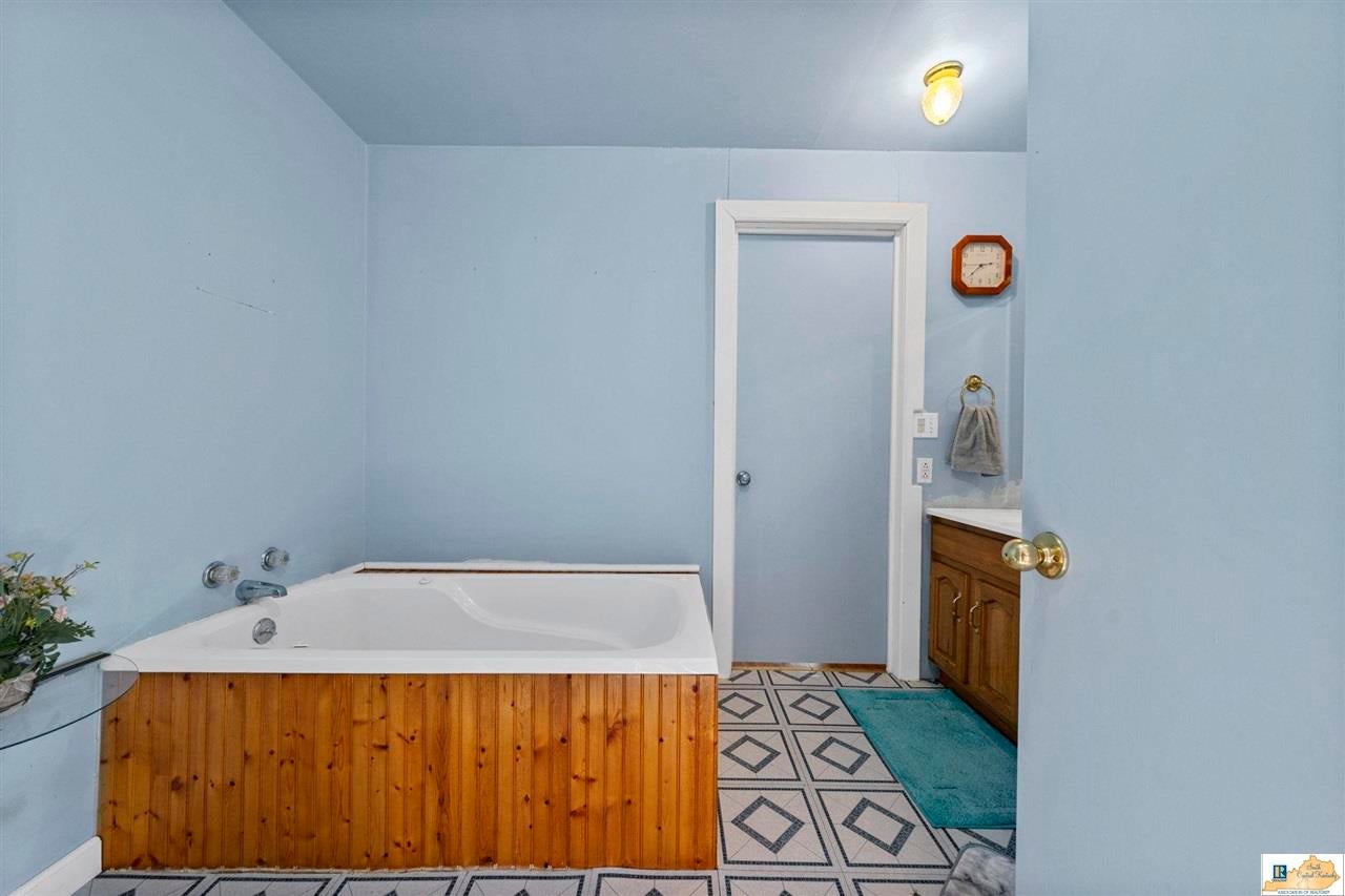 802 Sandstone Ridge Road Bonnieville, KY 42713 - Photo 12 of 29 Gallery Image 12