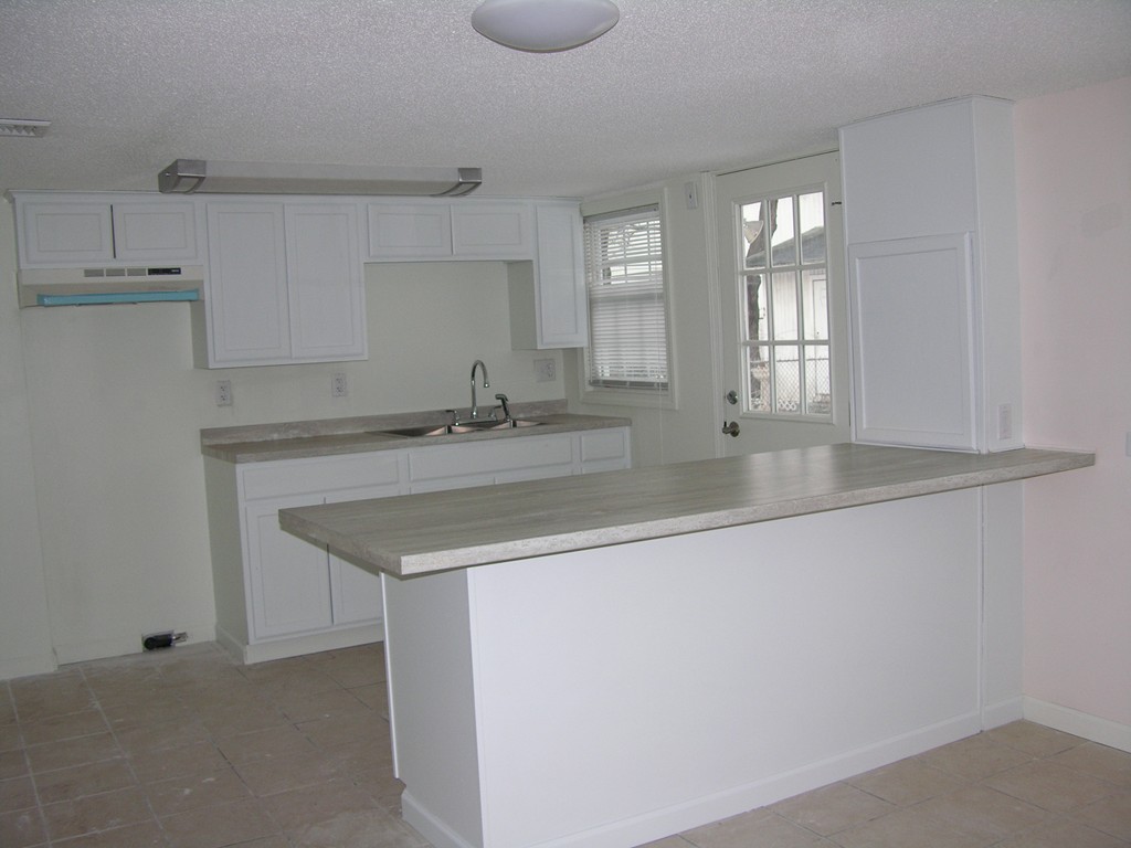 33 Brandon Avenue Springfield, MA 01119 - Photo 4 of 8