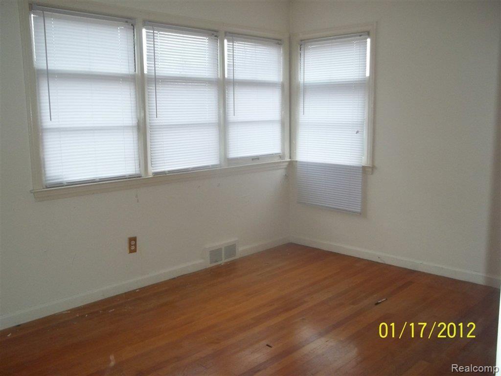 2922 Trafford Road Royal Oak, MI 48073 - Photo 4 of 11 Bedroom 2