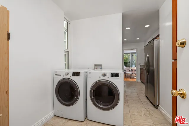 $799,000 | 4915 Tyrone Avenue, Unit 203, Sherman Oaks, CA 91423