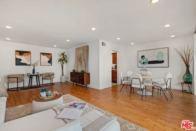 $799,000 | 4915 Tyrone Avenue, Unit 203, Sherman Oaks, CA 91423