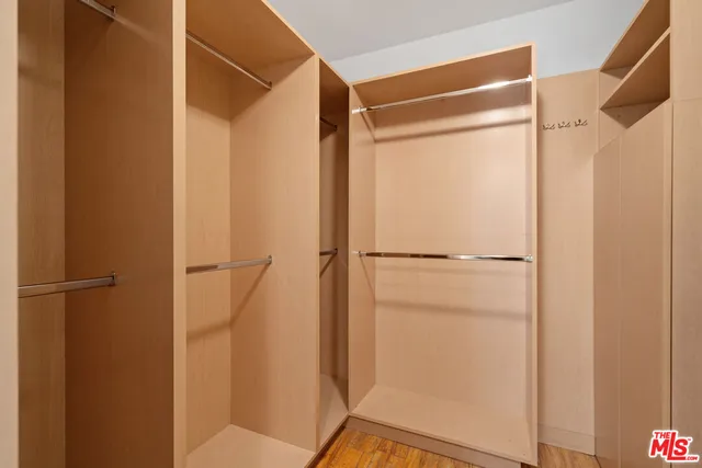 $799,000 | 4915 Tyrone Avenue, Unit 203, Sherman Oaks, CA 91423