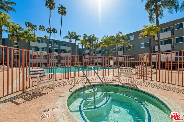 $799,000 | 4915 Tyrone Avenue, Unit 203, Sherman Oaks, CA 91423