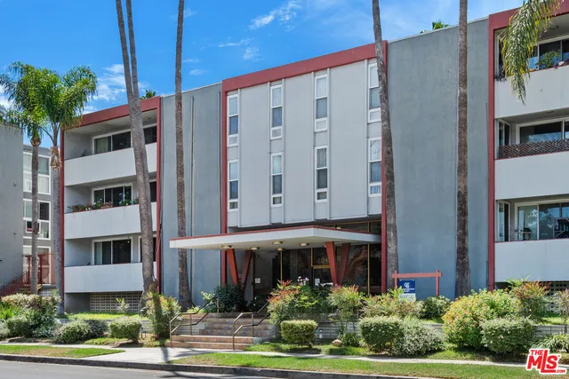 $799,000 | 4915 Tyrone Avenue, Unit 203, Sherman Oaks, CA 91423