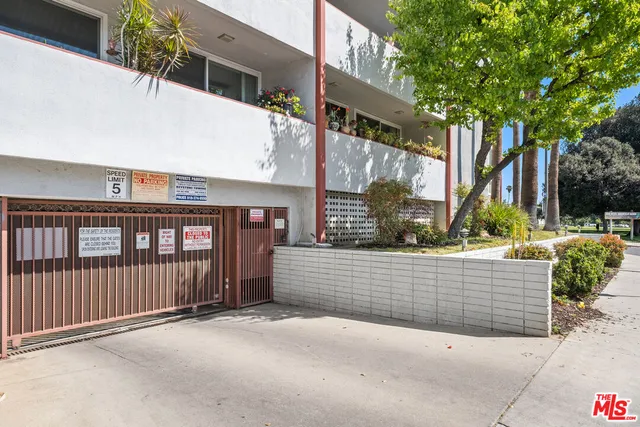 $799,000 | 4915 Tyrone Avenue, Unit 203, Sherman Oaks, CA 91423