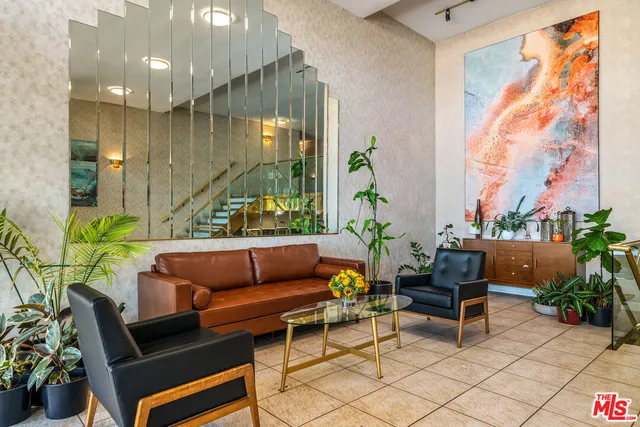 $799,000 | 4915 Tyrone Avenue, Unit 203, Sherman Oaks, CA 91423