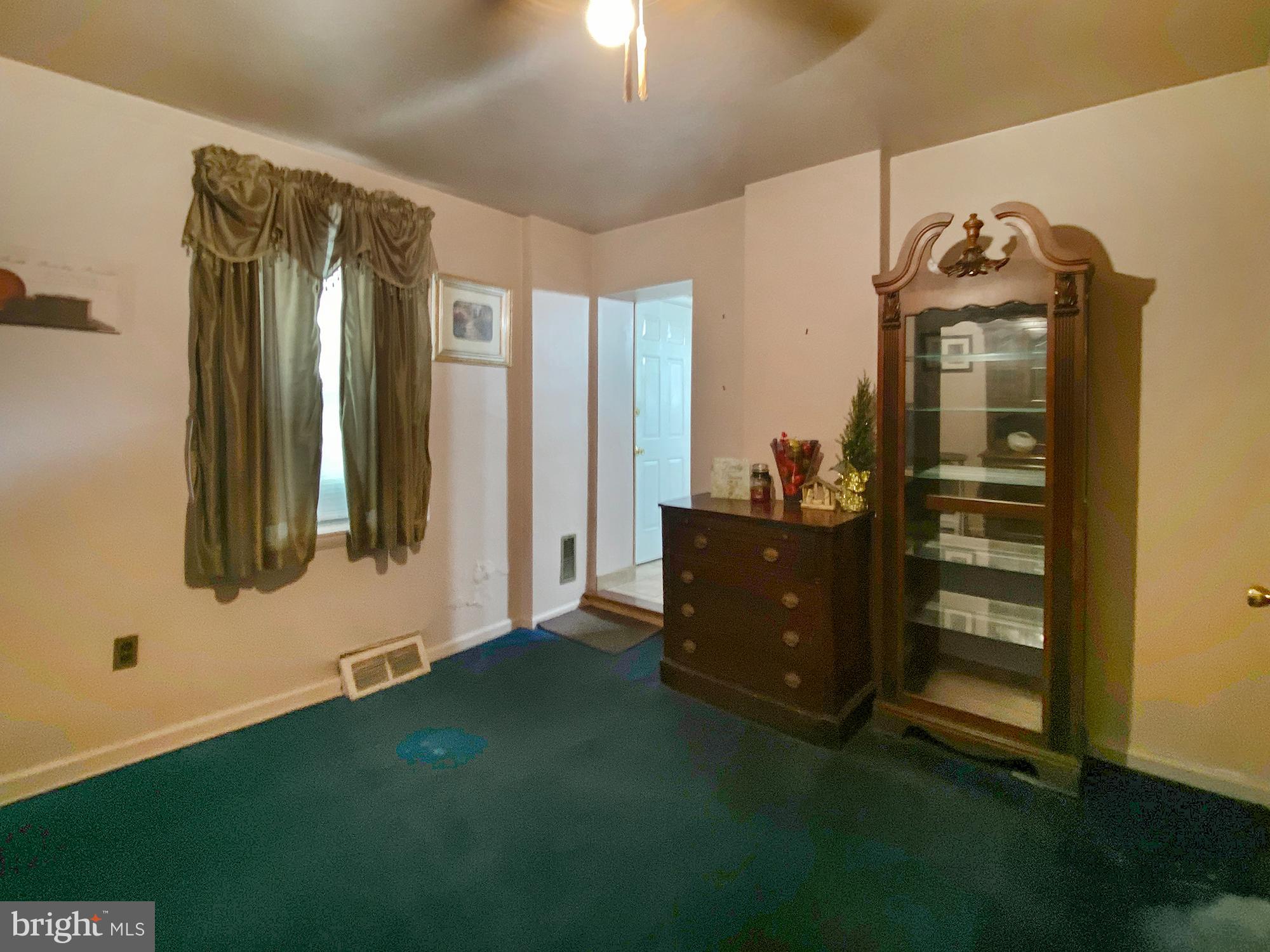 323 East Basin Street Norristown, PA 19401 - Photo 5 of 24 Dining room