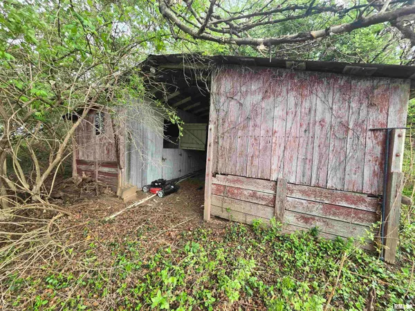 $29,900 | 26261 Highway 96, New Canton, IL 62356