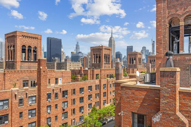 $3,495,000 | 465 West 23rd Street, Unit 19D | Chelsea