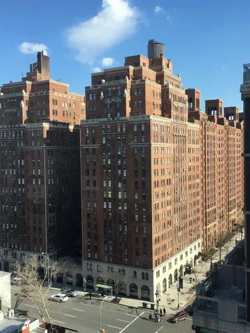 $3,495,000 | 465 West 23rd Street, Unit 19D | Chelsea