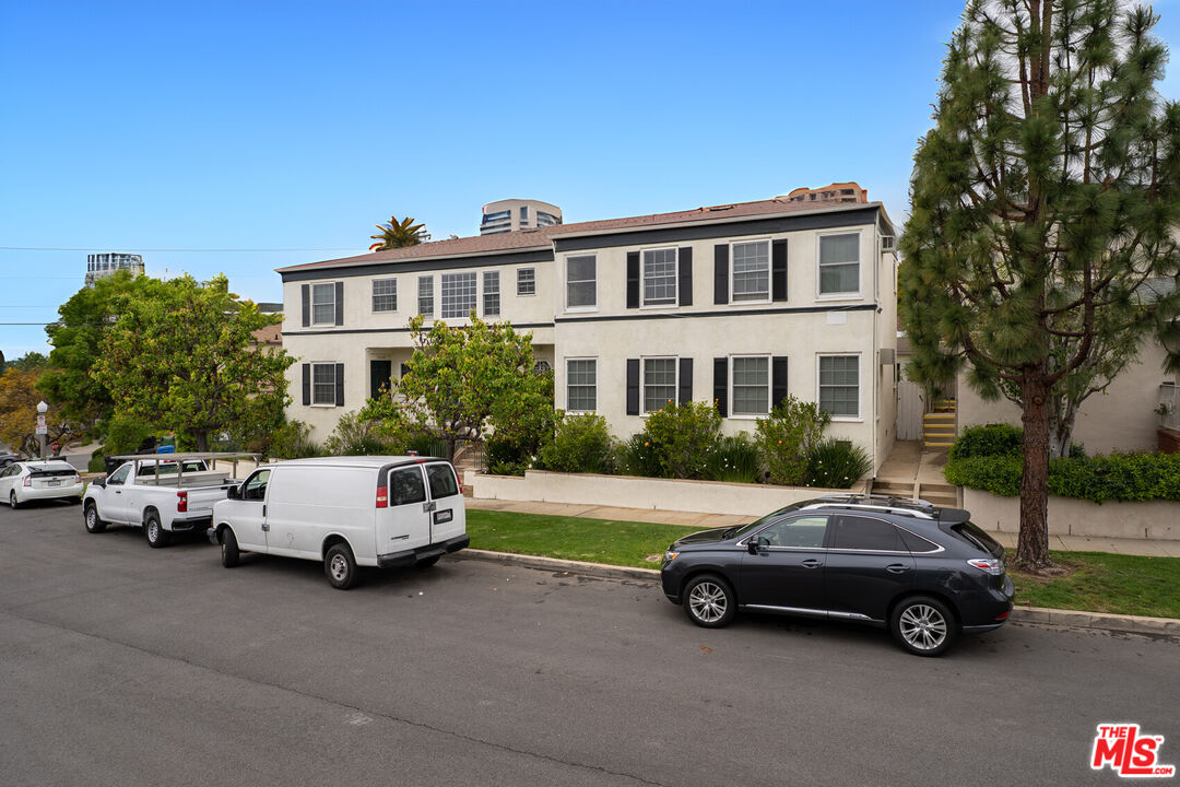 1301 Devon Avenue Los Angeles, CA 90024 - Photo 3 of 10