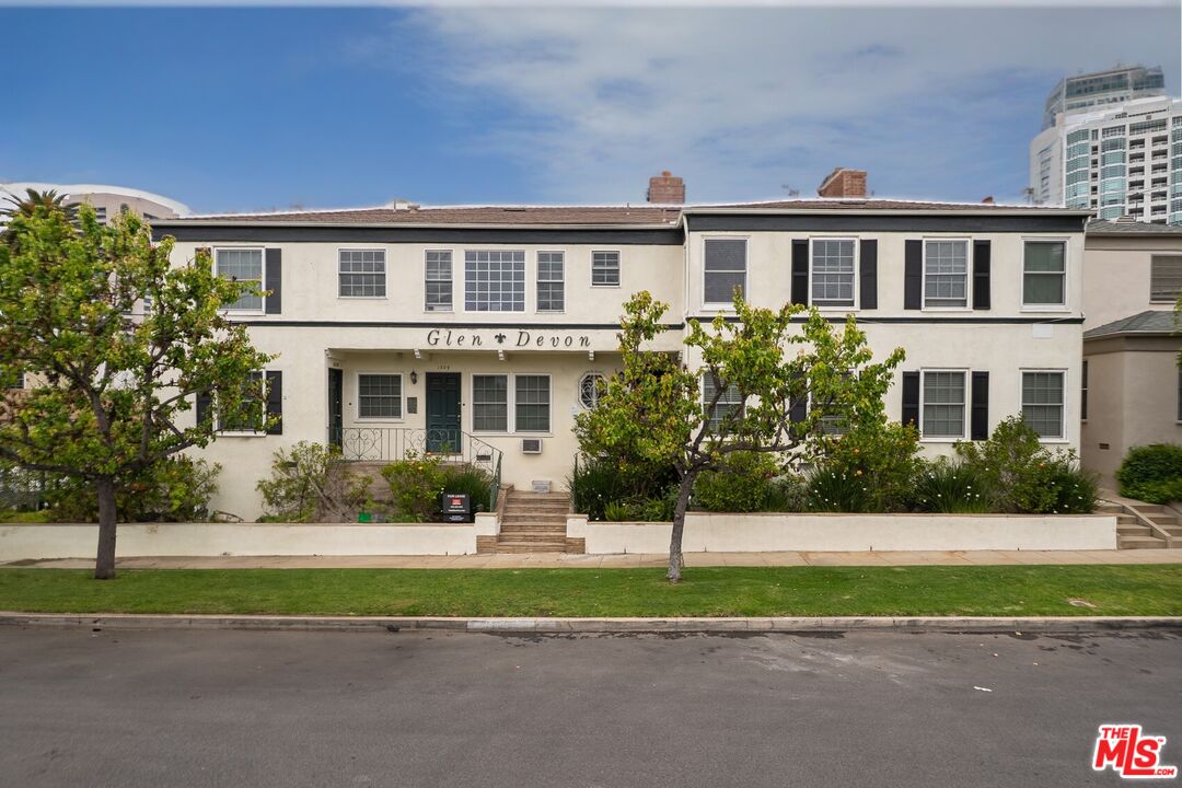 1301 Devon Avenue Los Angeles, CA 90024 - Photo 4 of 10