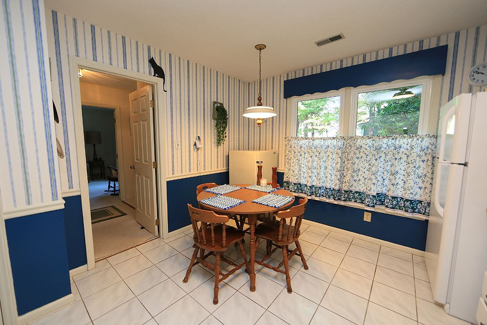 1506 Edgeside Court Raleigh, NC 27609 - Photo 5 of 23 Kitchen