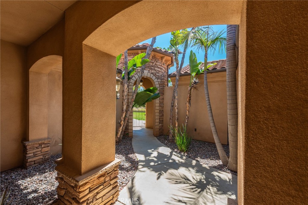 9609 Equestrian Drive Riverside, CA 92503 - Photo 5 of 41