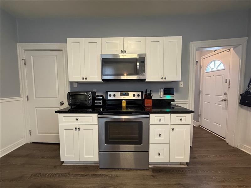 907 Spring Way Pittsburgh, PA 15215 - Photo 10 of 45 Gallery Image 10
