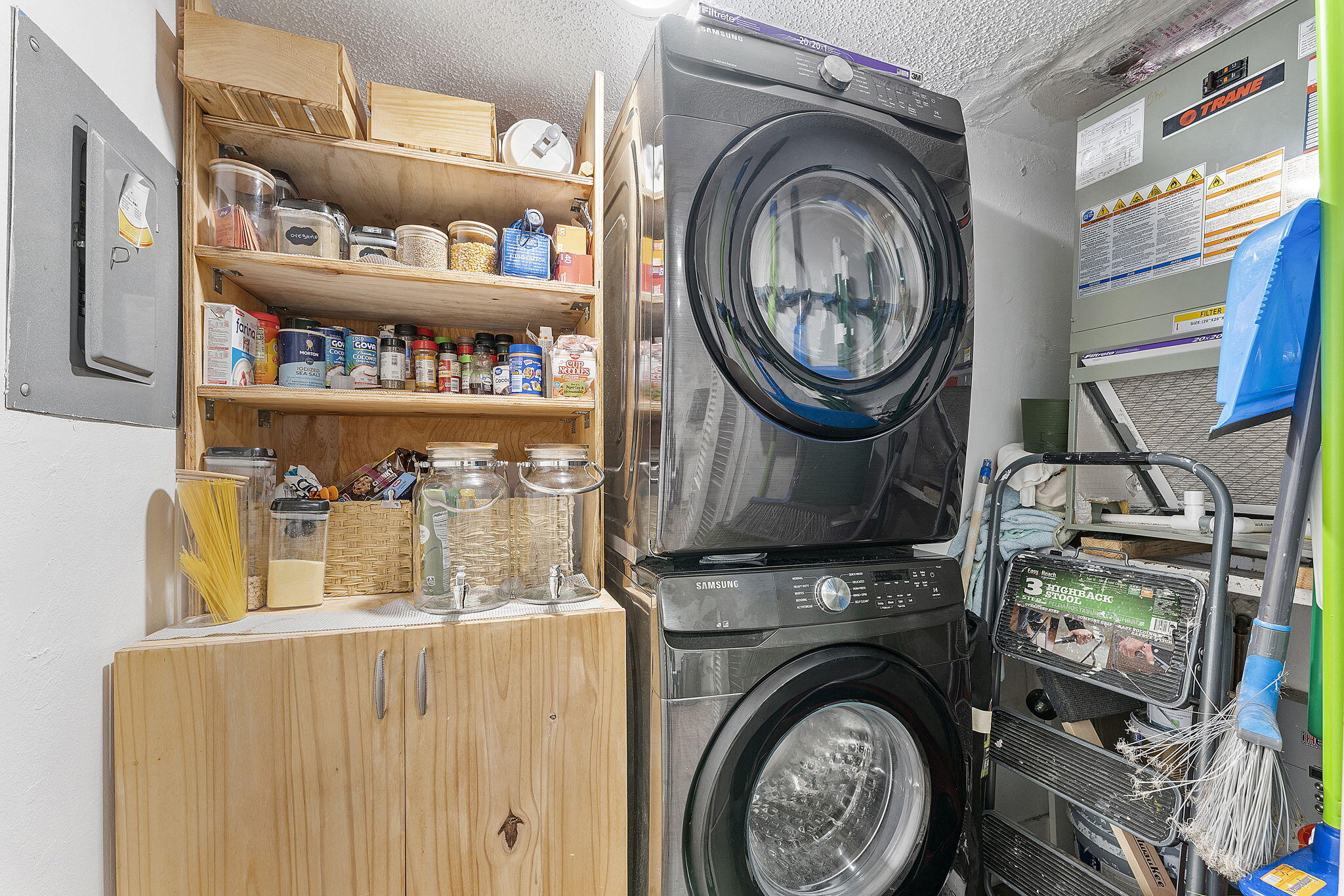 16475 Golf Club Road, Unit 207 Weston, FL 33326 - Photo 15 of 32 Laundry/Pantry