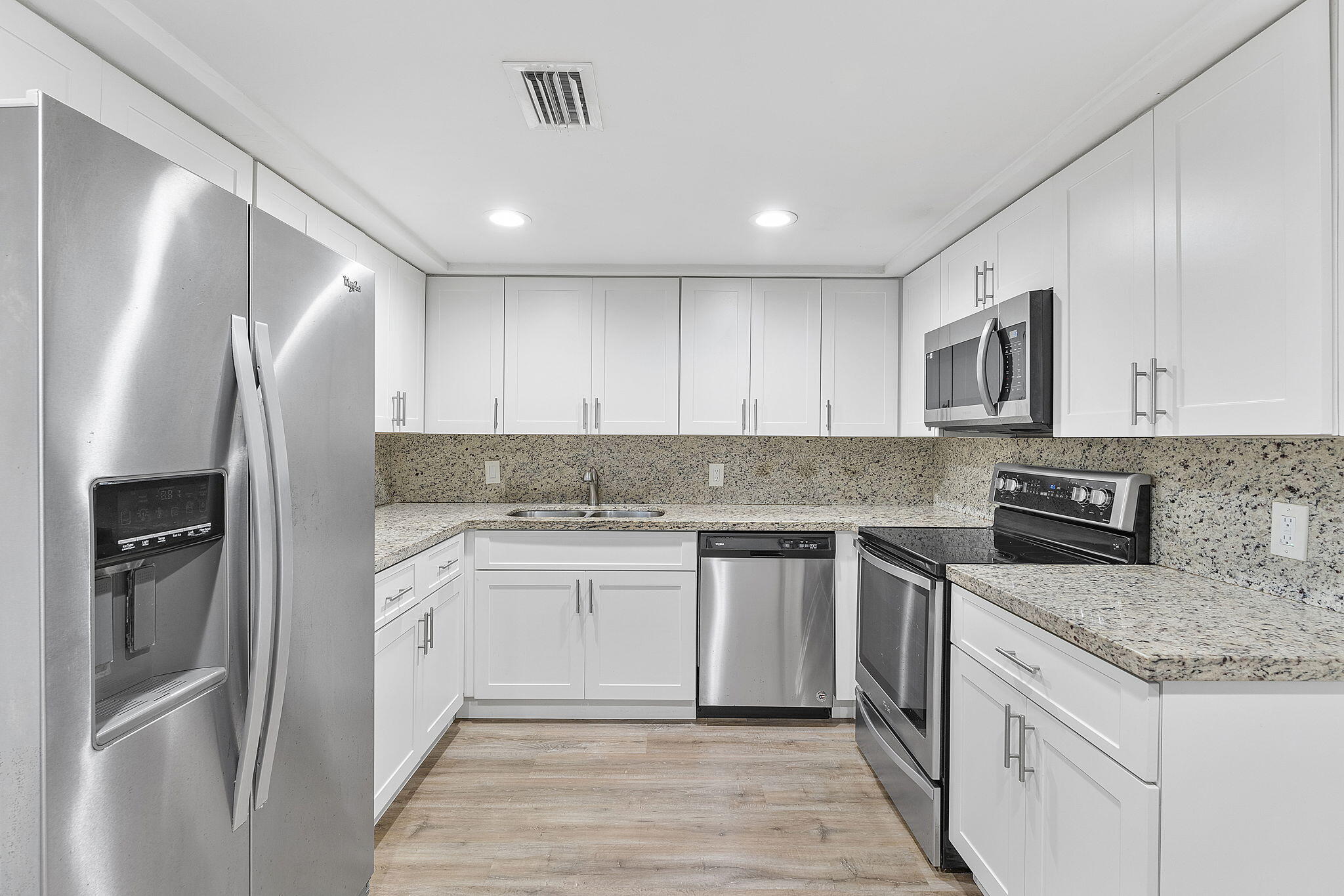 16475 Golf Club Road, Unit 207 Weston, FL 33326 - Photo 26 of 32 Kitchen