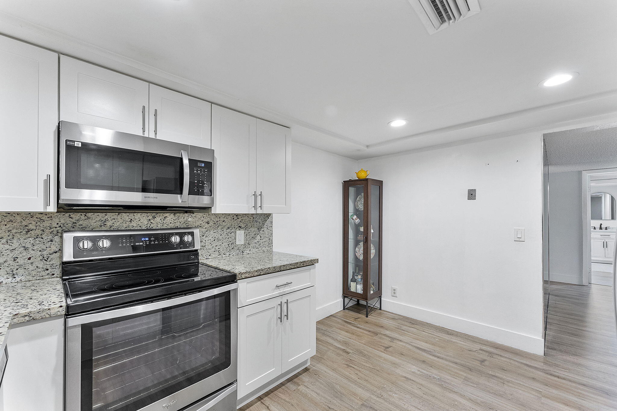 16475 Golf Club Road, Unit 207 Weston, FL 33326 - Photo 10 of 32 Kitchen