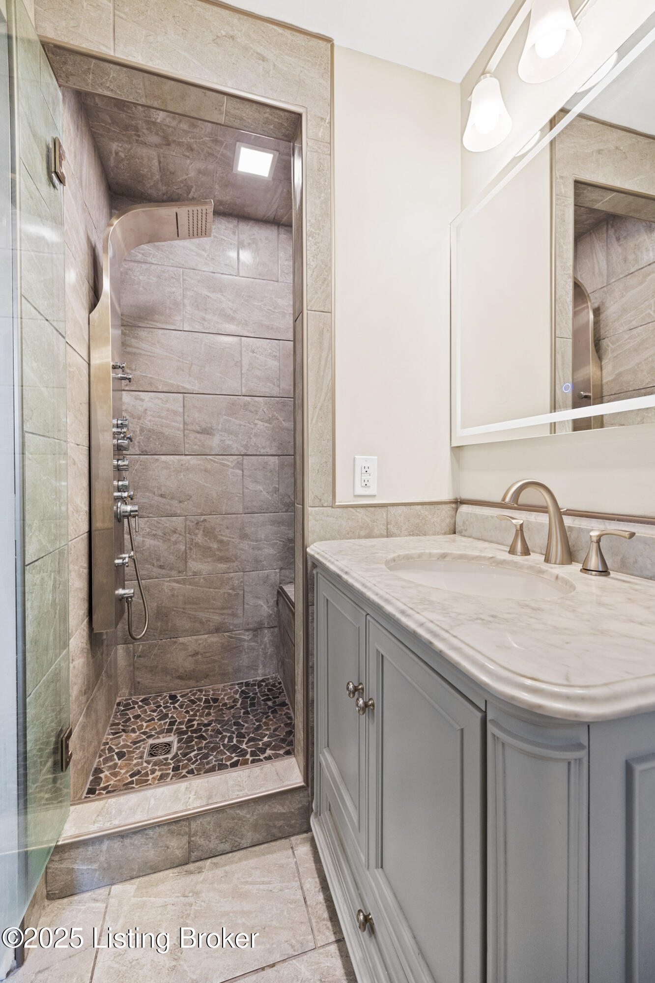 3907 Mamaroneck Road Louisville, KY 40218 - Photo 18 of 37 024