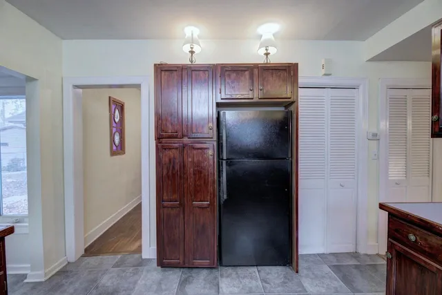 $174,900 | 1113 East 10th Avenue, Winfield, KS 67156