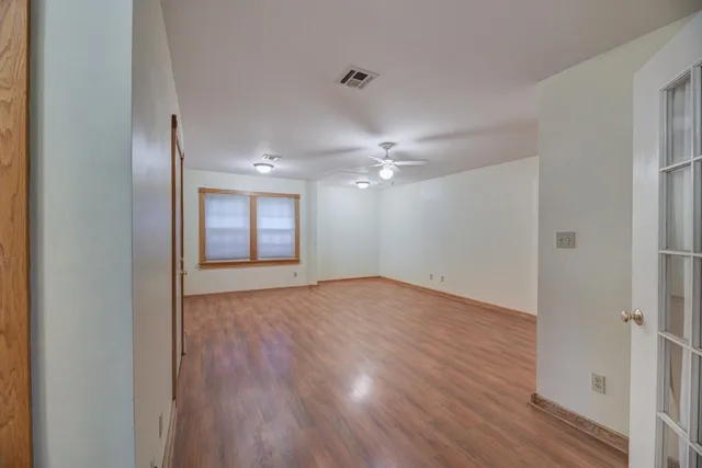 $174,900 | 1113 East 10th Avenue, Winfield, KS 67156