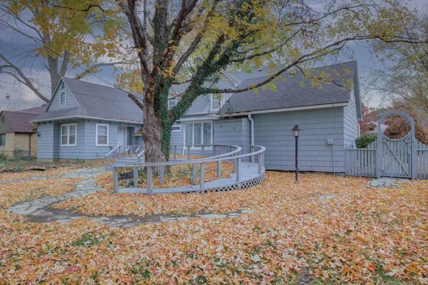 $174,900 | 1113 East 10th Avenue, Winfield, KS 67156