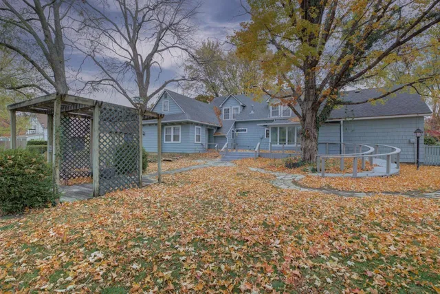 $174,900 | 1113 East 10th Avenue, Winfield, KS 67156