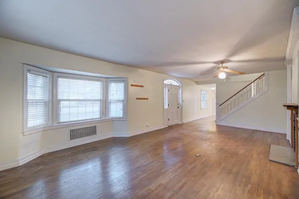 $174,900 | 1113 East 10th Avenue, Winfield, KS 67156