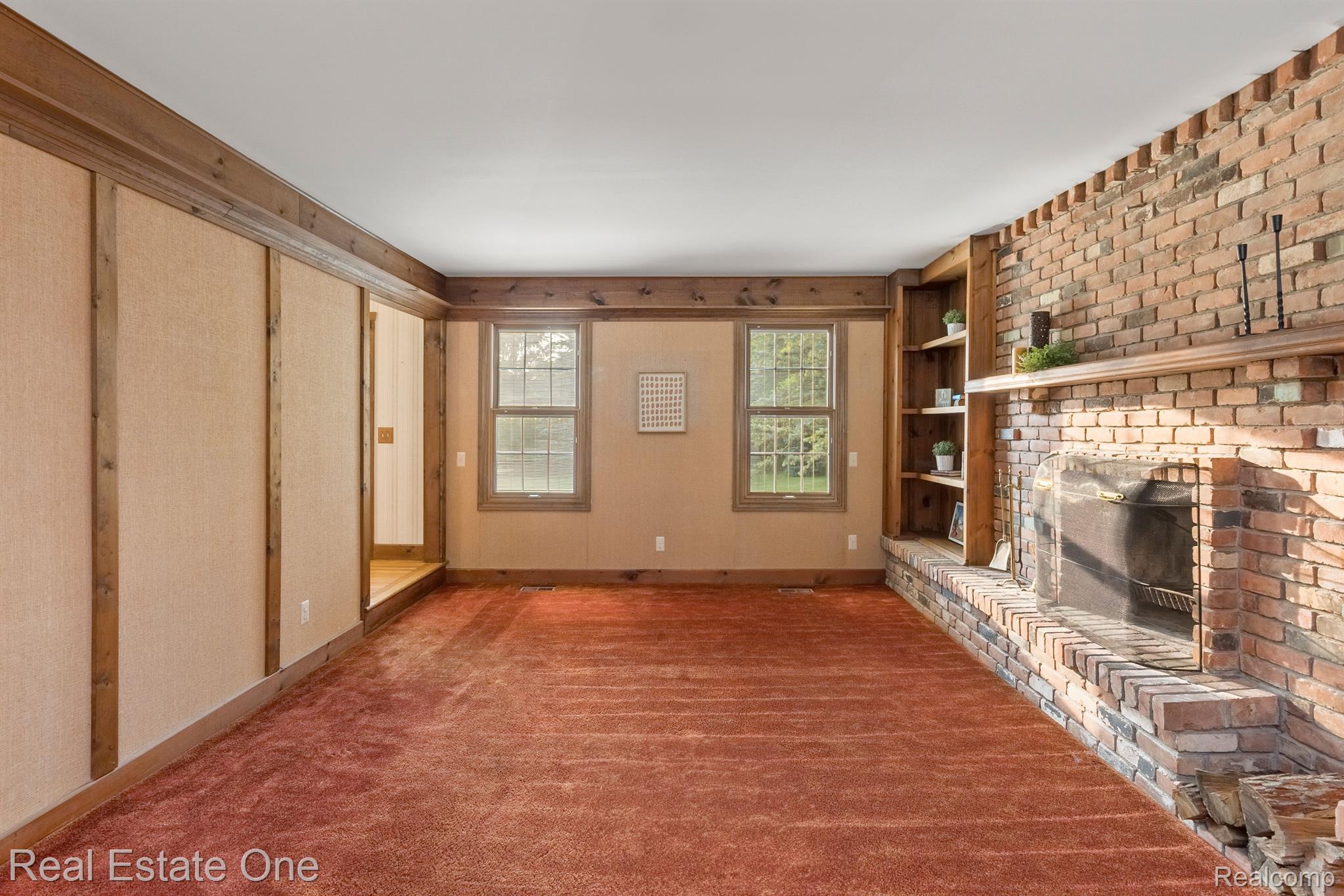 11260 Hartland Road Fenton, MI 48430 - Photo 15 of 73 Charming wood accents