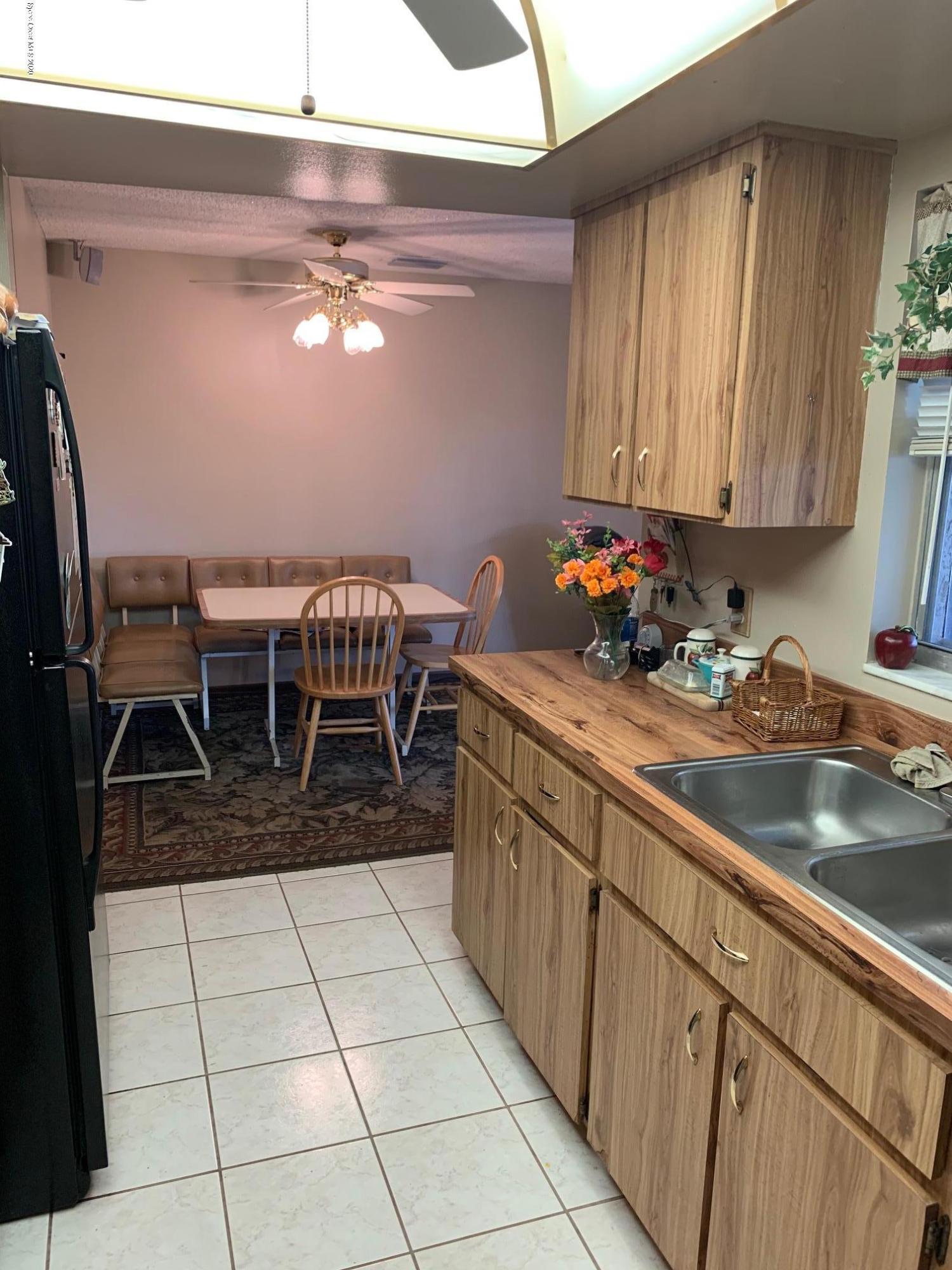 1640 West Shores Road Melbourne, FL 32935 - Photo 4 of 10 butchie kitchen 2