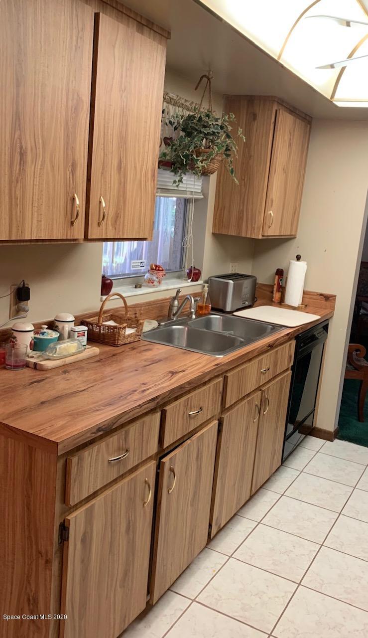 1640 West Shores Road Melbourne, FL 32935 - Photo 5 of 10 Butchie Kitchen