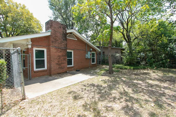 $2,495 | 5712 Fairlane Drive, Austin, TX 78757