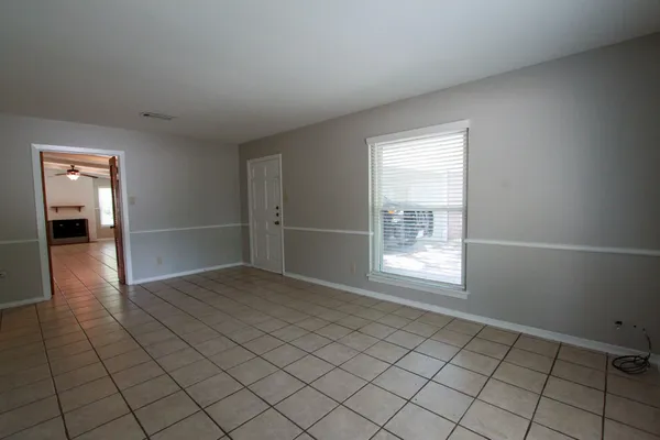 $2,495 | 5712 Fairlane Drive, Austin, TX 78757