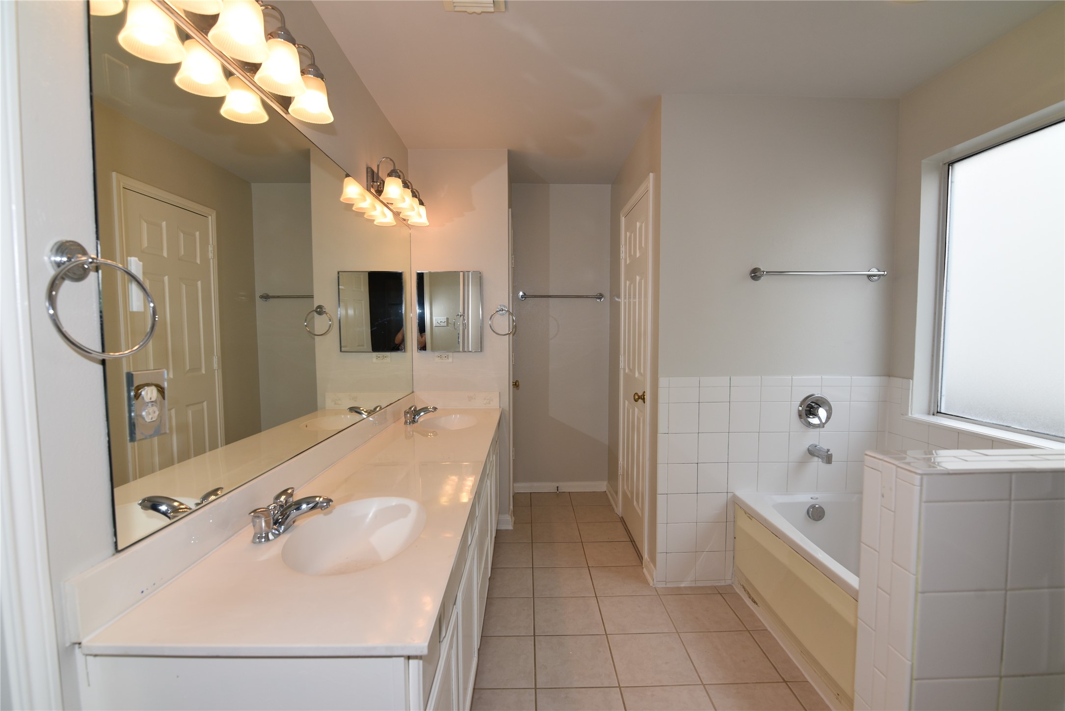 6807 Turtlewood Drive Houston, TX 77072 - Photo 17 of 24