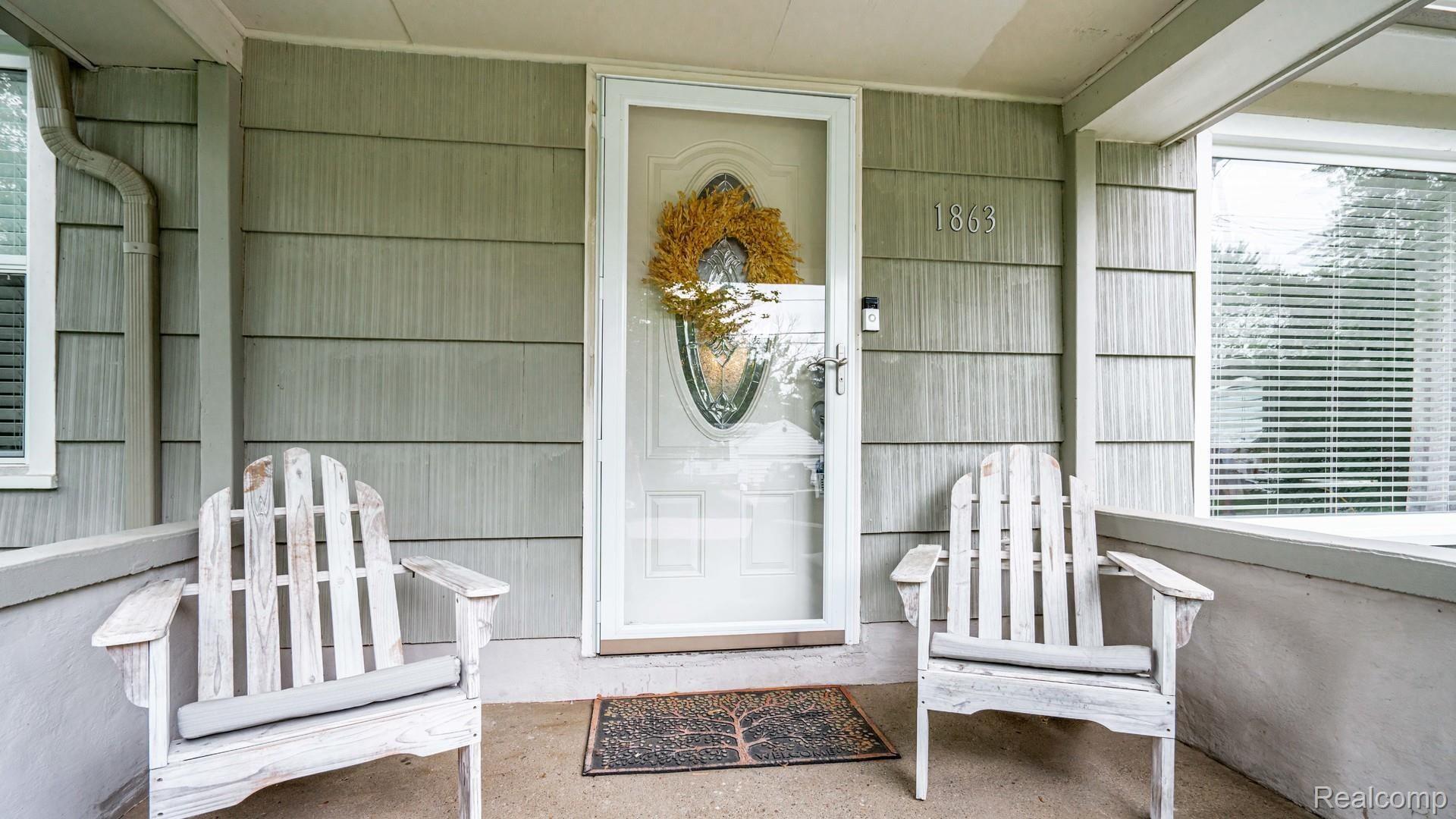1863 Tamm Avenue Rochester, MI 48309 - Photo 3 of 19 Tamm front porch.jpg