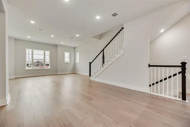 $574,990 | 925 Heights Way, Plano, TX 75075