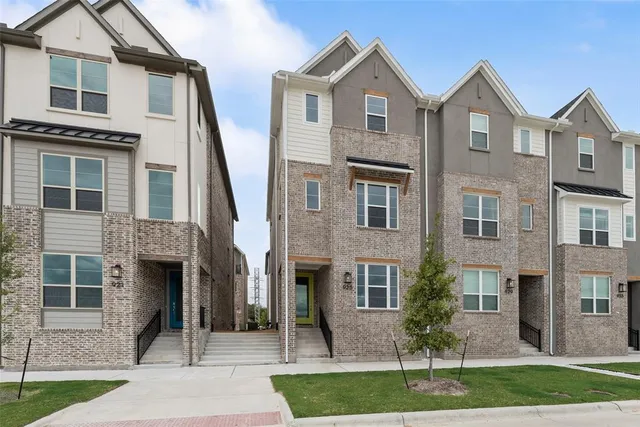 $574,990 | 925 Heights Way, Plano, TX 75075
