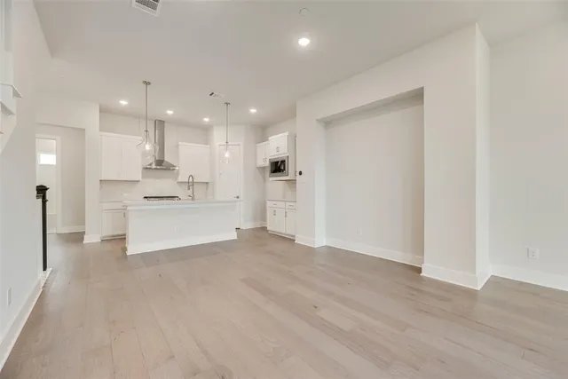 $574,990 | 925 Heights Way, Plano, TX 75075