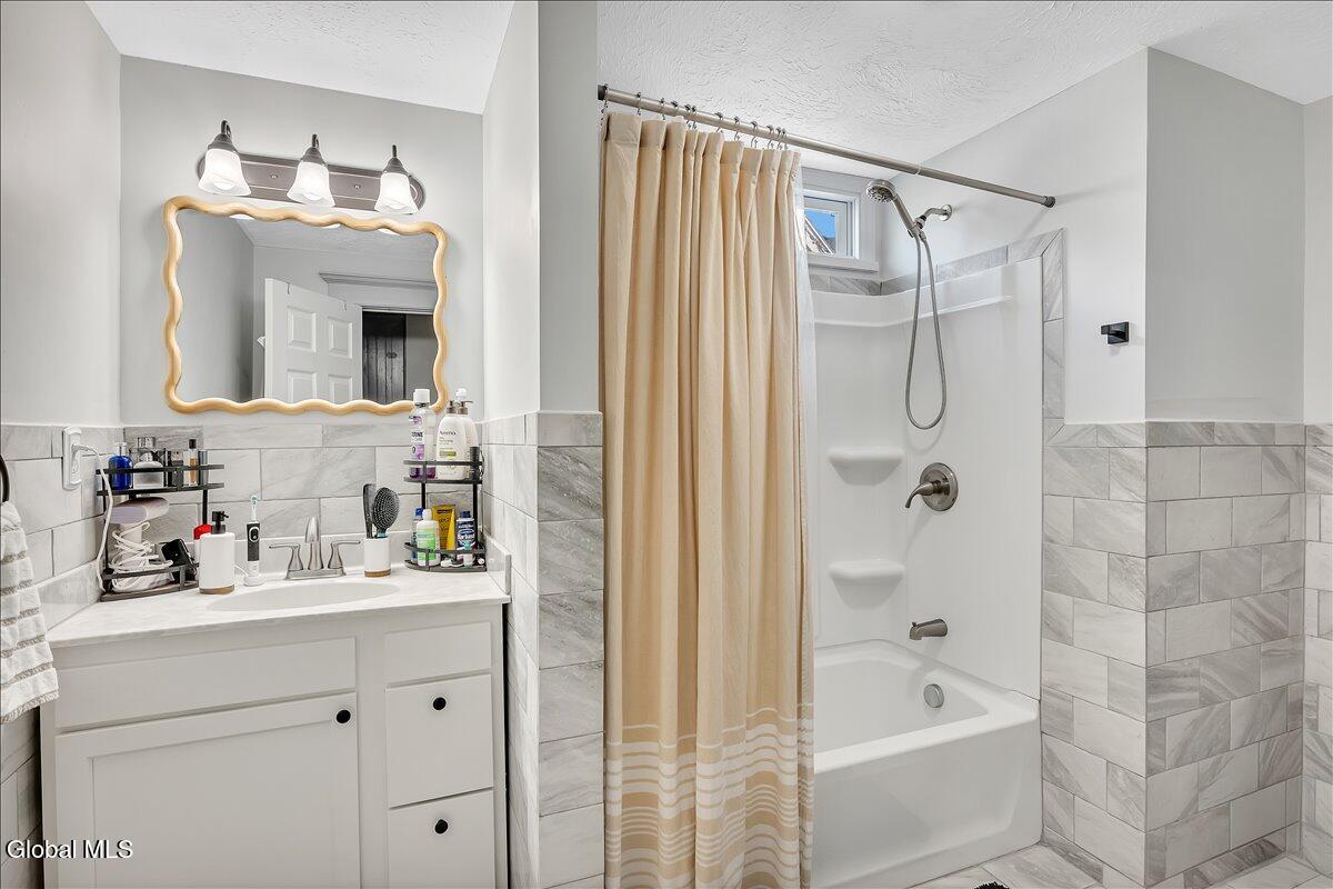 1575 Union Street Schenectady, NY 12309 - Photo 30 of 45 39-1575 Union St-45