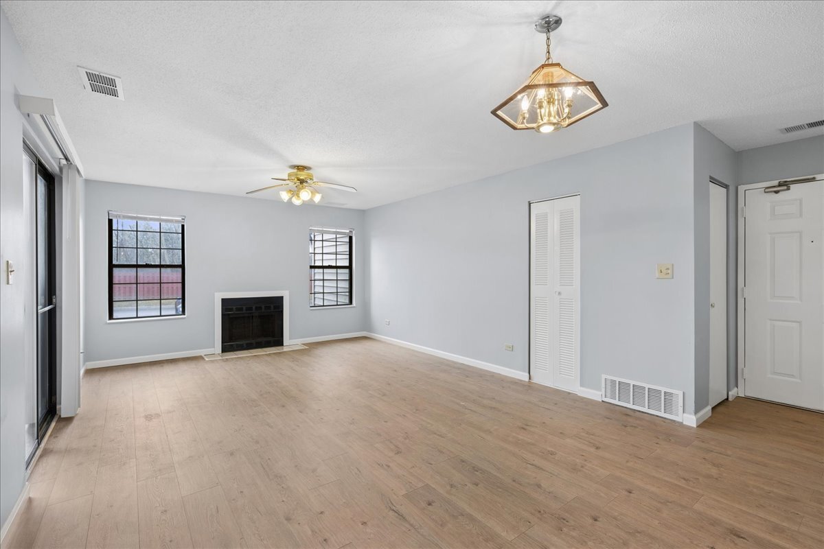 1911 North Hicks Road, Unit 103 Palatine, IL 60074 - Photo 16 of 19