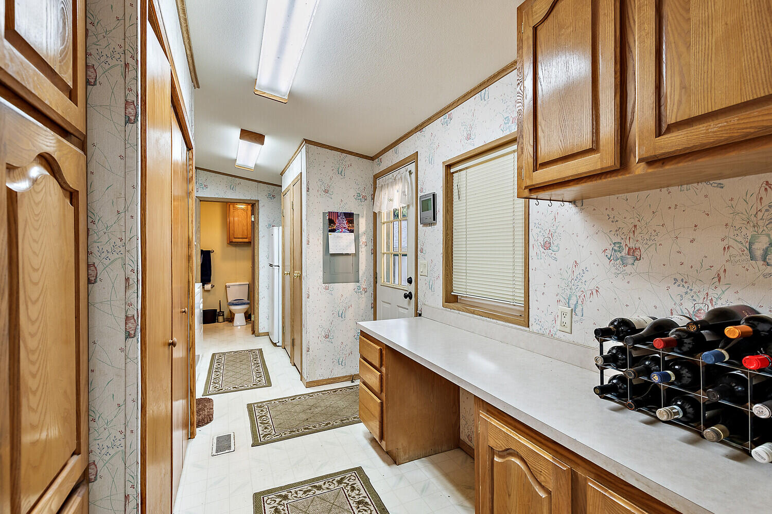 3084 Fish Hatchery Road Grants Pass, OR 97527 - Photo 28 of 44 3084 laundry room