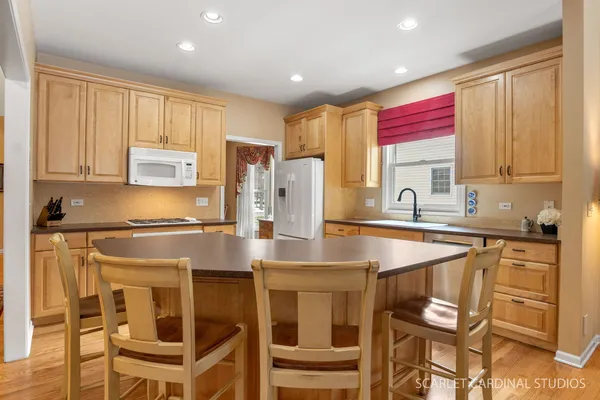 $650,000 | 1N118 Mission Court, Winfield, IL 60190