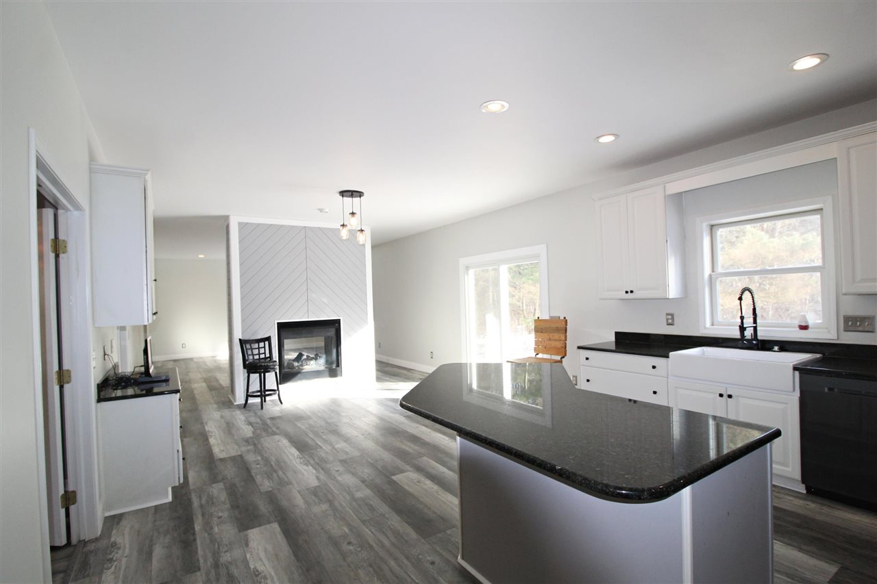 5455 Oleksyn Road Flint, MI 48504 - Photo 10 of 37 50065275-9.JPG