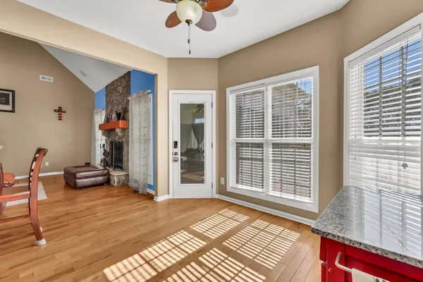 a view of livingroom with furniture