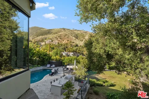 $5,395,000 | 28222 Via Acero, Malibu, CA 90265