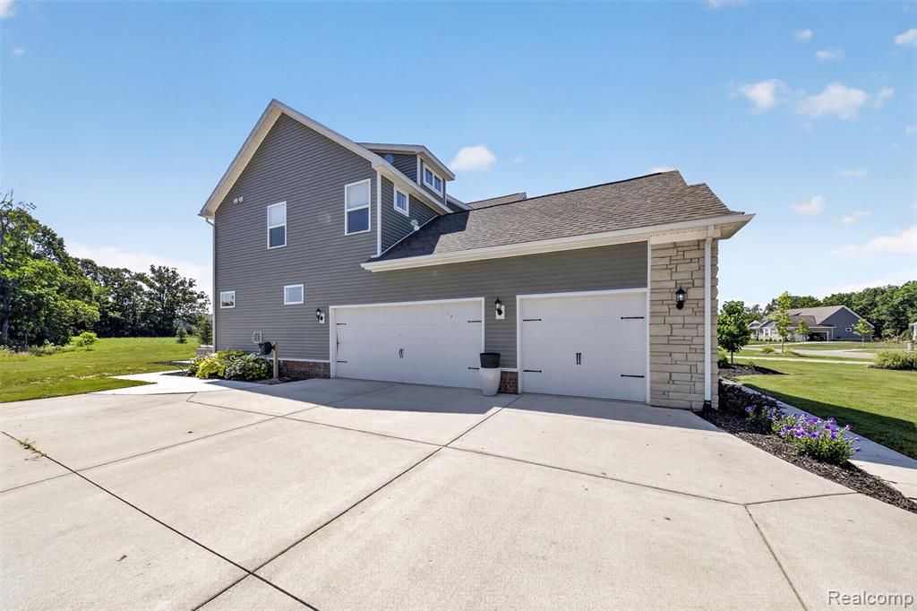 2429 Walnut View Drive Howell, MI 48855 - Photo 3 of 30